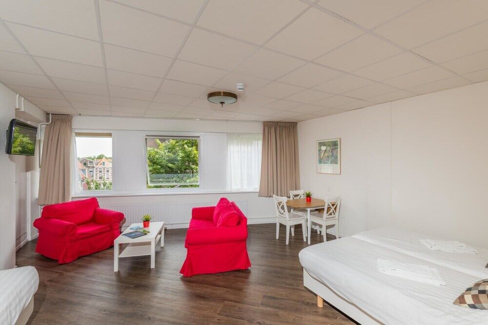 Joops City Centre Hotel 2*